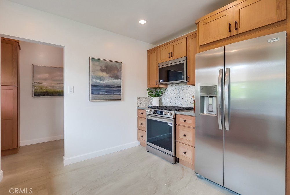 2609 S Leland Street