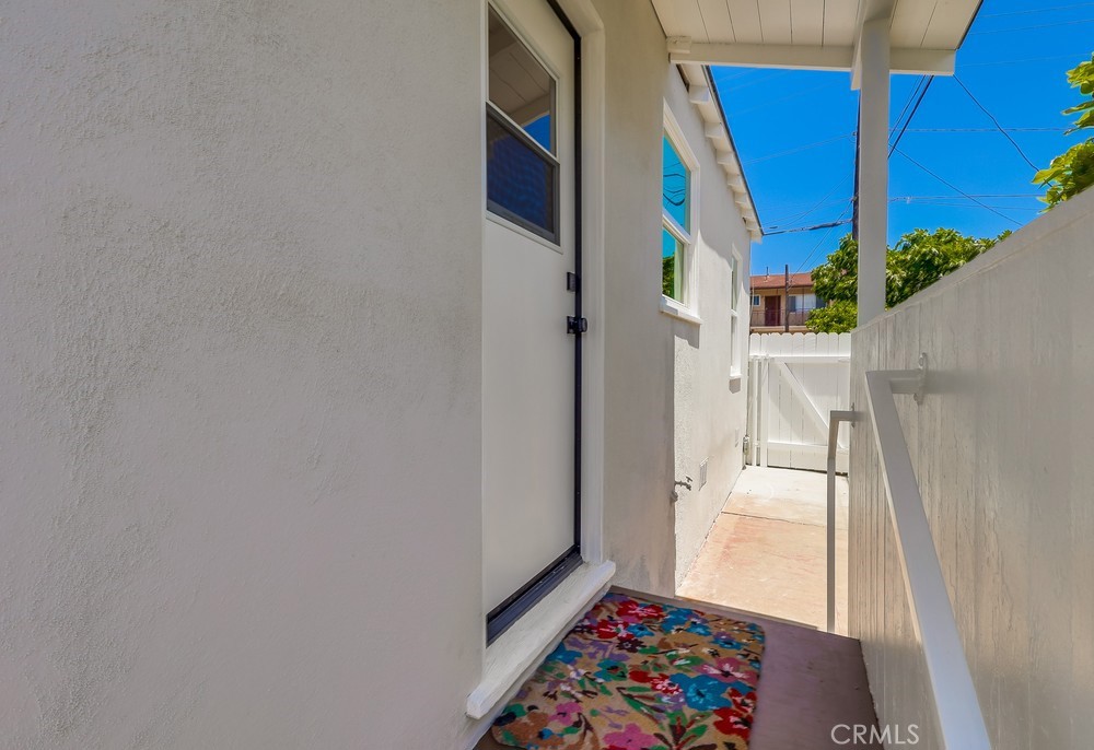 2609 S Leland Street