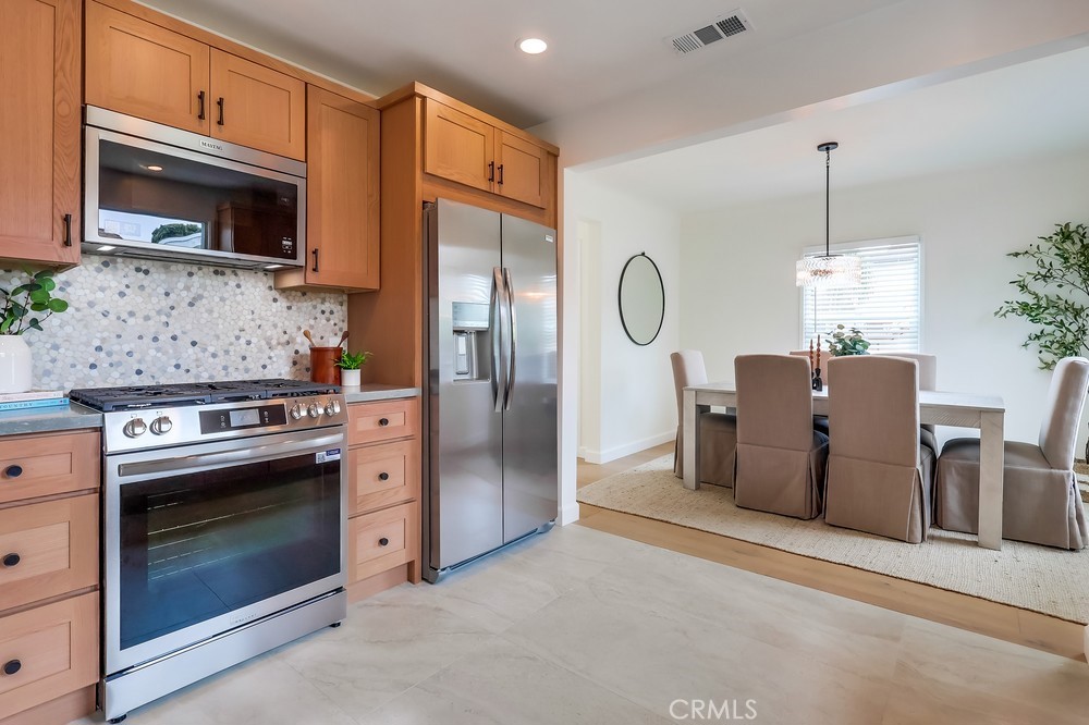 2609 S Leland Street