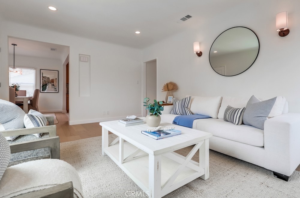 2609 S Leland Street