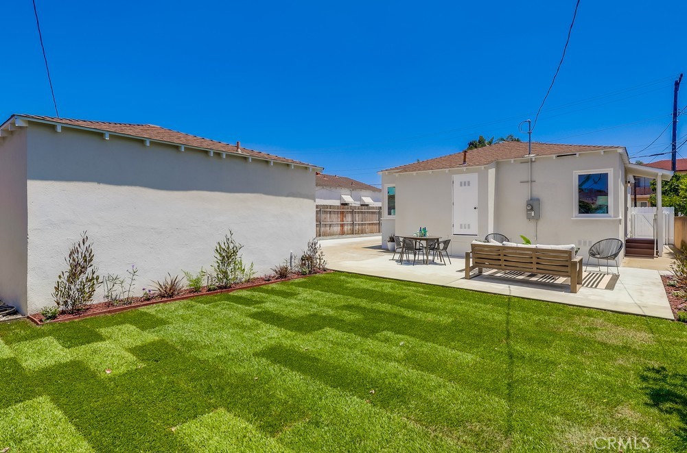 2609 S Leland Street