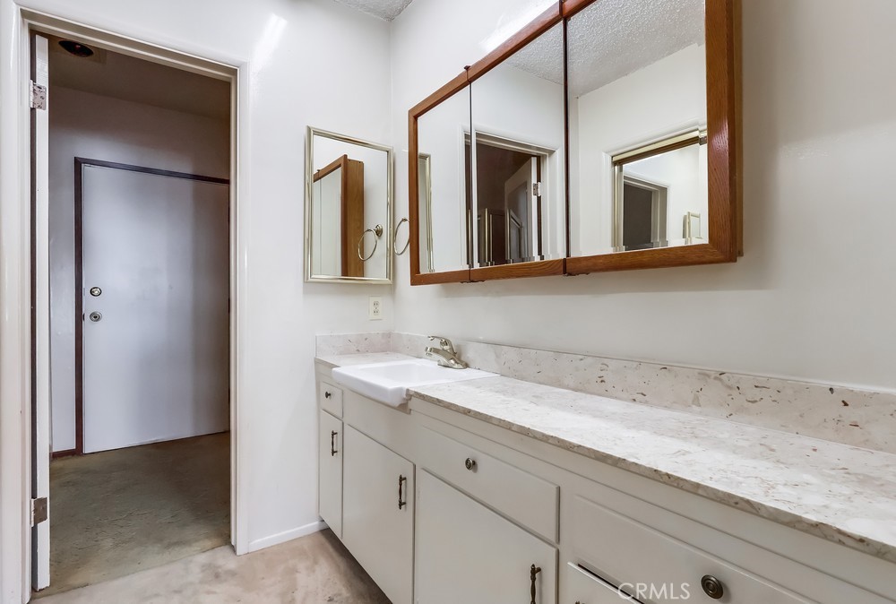 27909 Alaflora Drive