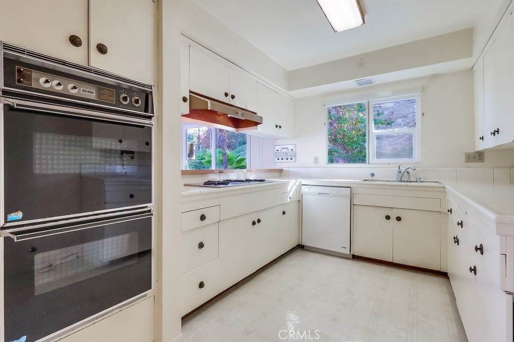 27909 Alaflora Drive