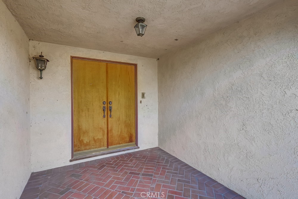 27909 Alaflora Drive