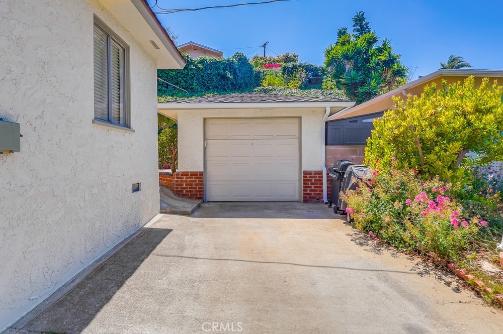 2741 S Walker Avenue