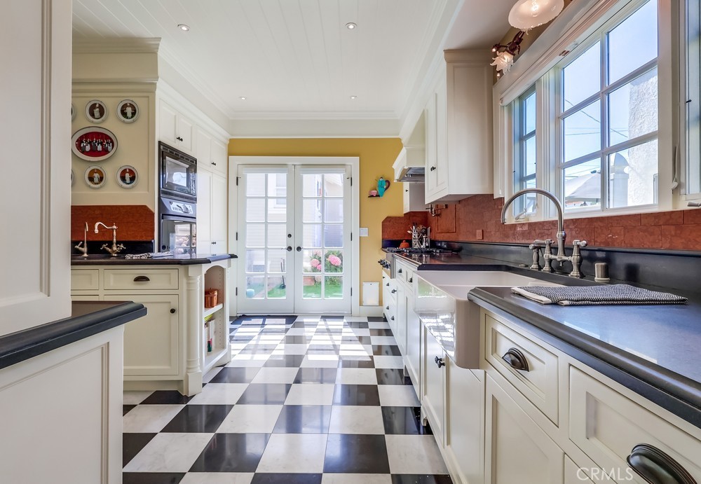 1239 S Patton Avenue