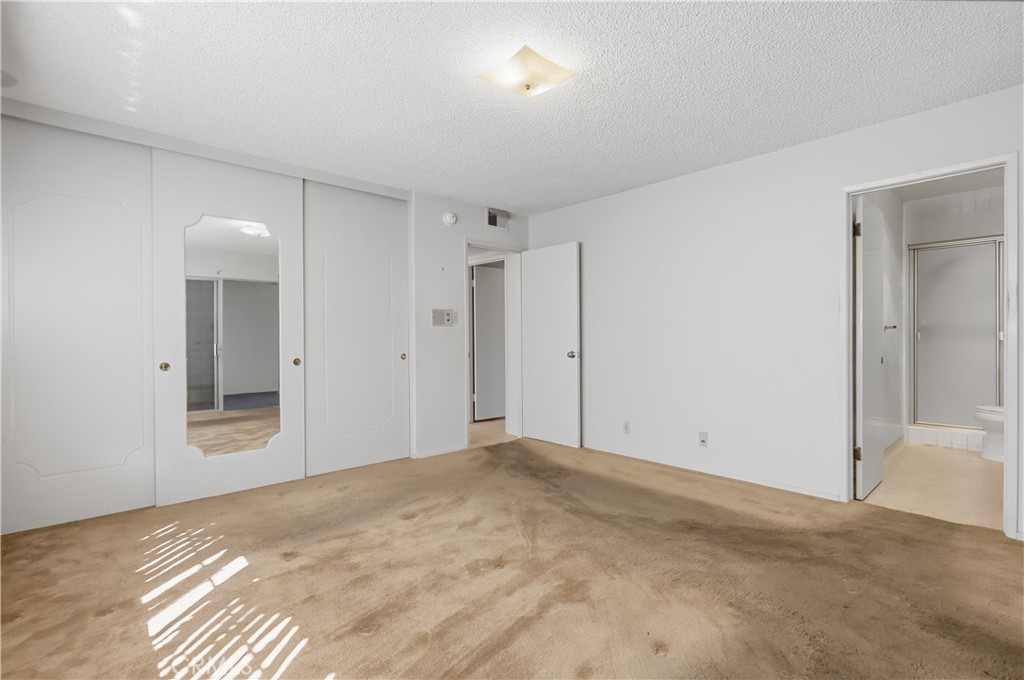 841 W 25th Street