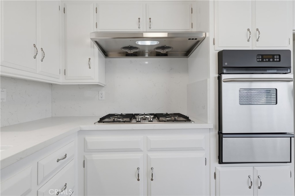 841 W 25th Street