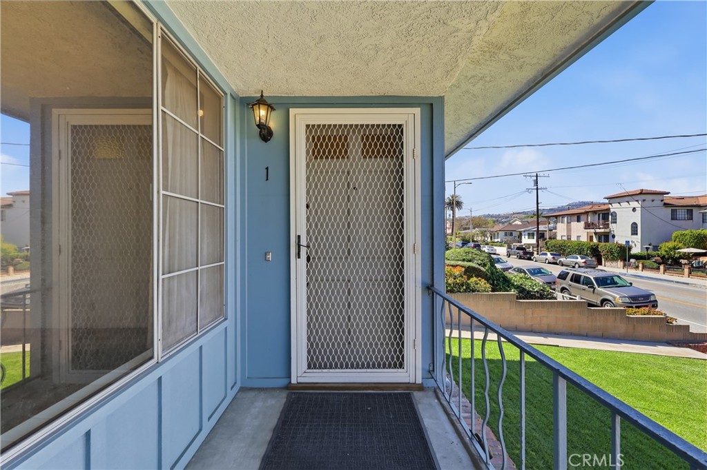 841 W 25th Street