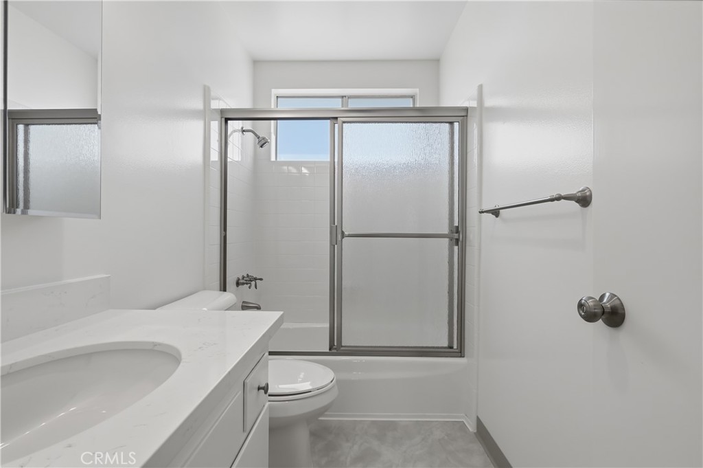 841 W 25th Street