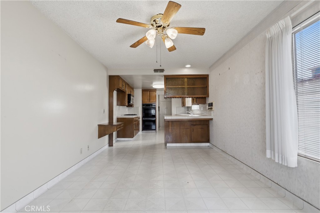 841 W 25th Street