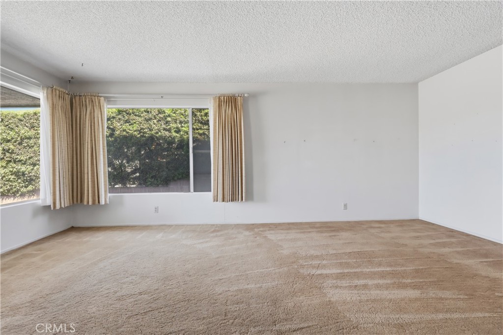841 W 25th Street
