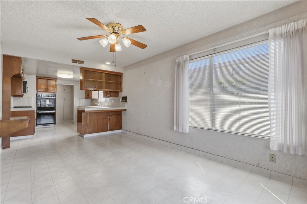 841 W 25th Street