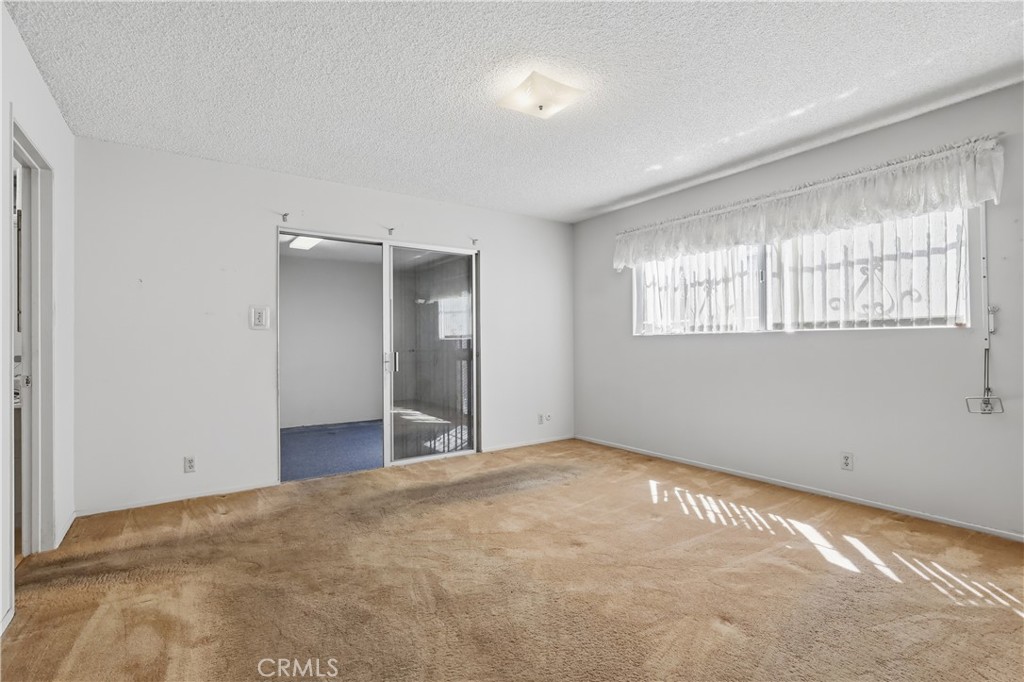 841 W 25th Street