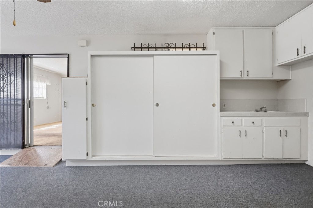841 W 25th Street