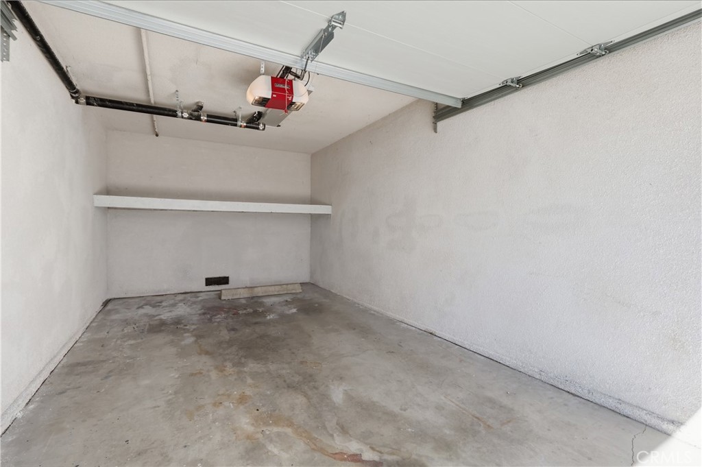 841 W 25th Street
