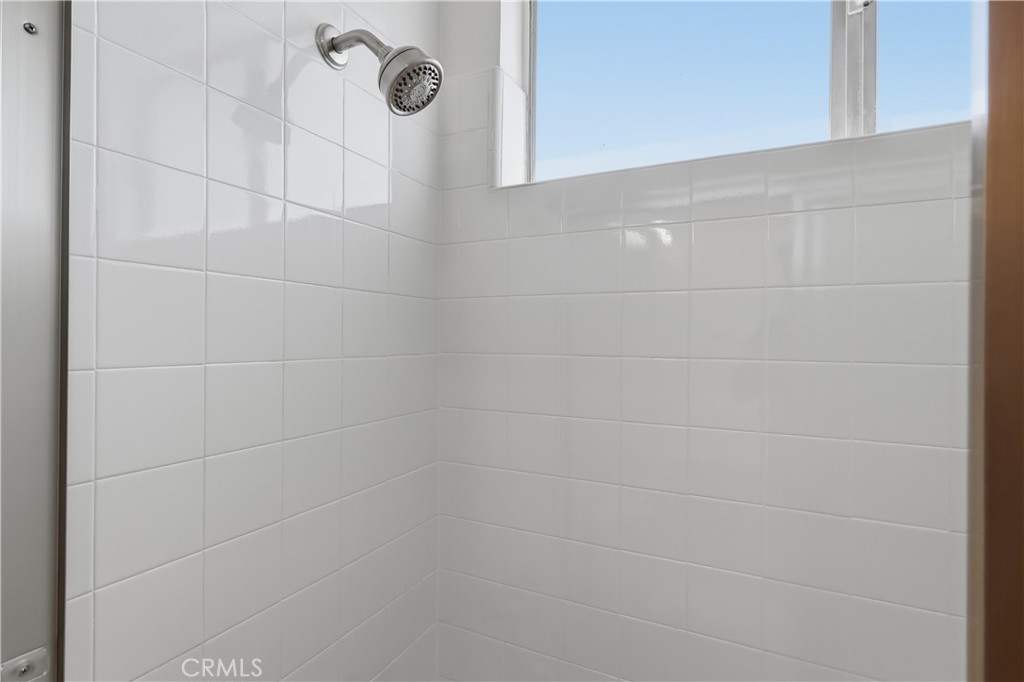 841 W 25th Street