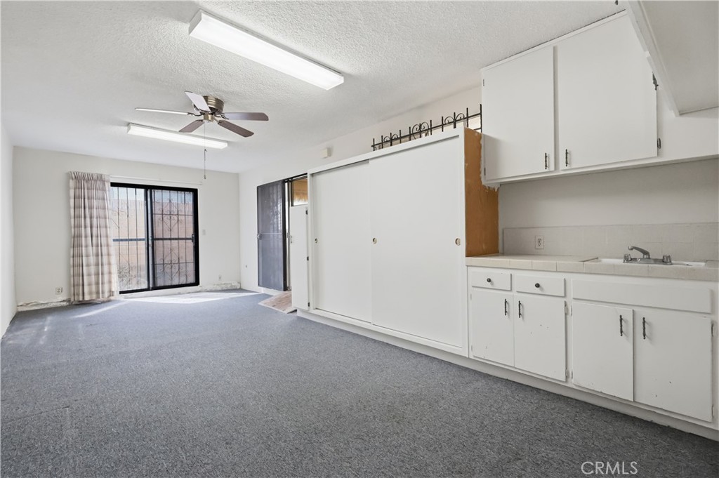 841 W 25th Street