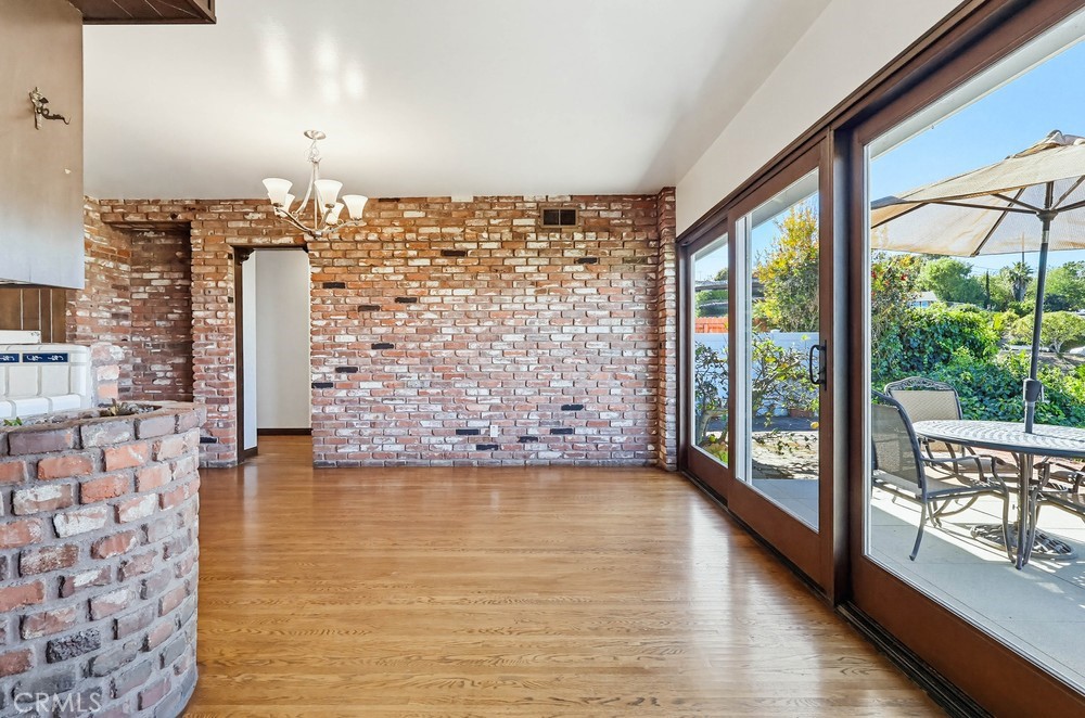 2141 Ronsard Road