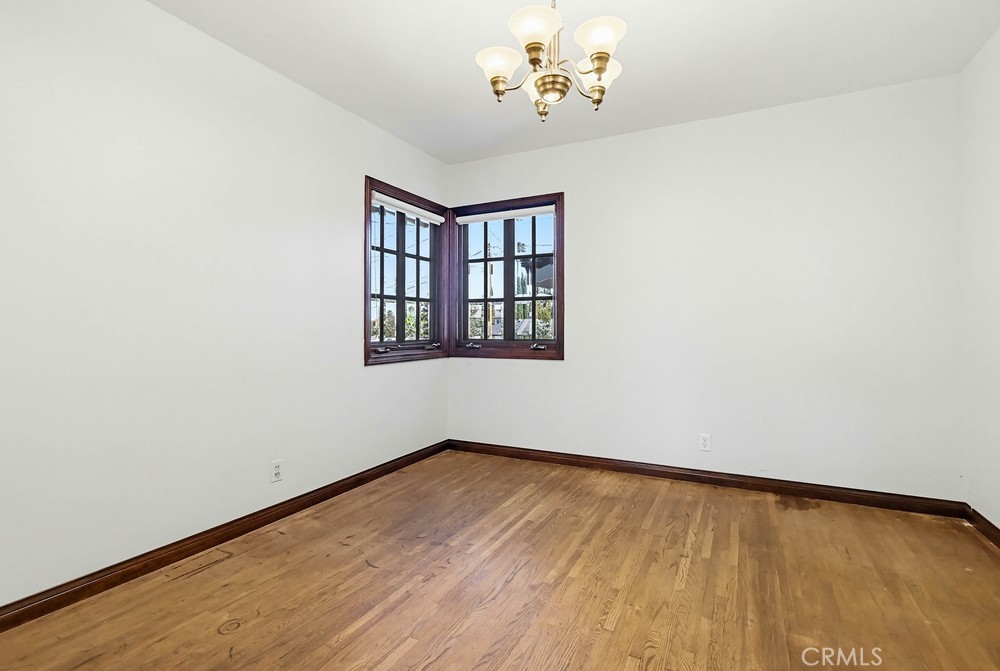 2141 Ronsard Road