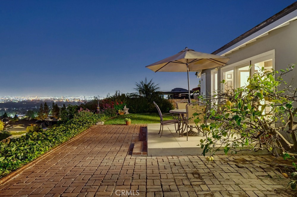 2141 Ronsard Road