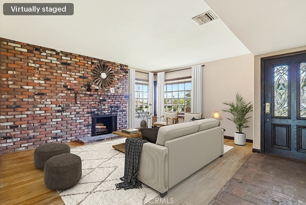 2141 Ronsard Road