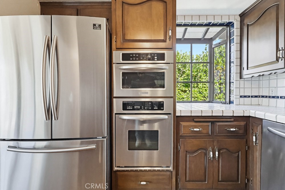 2141 Ronsard Road