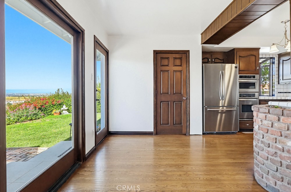 2141 Ronsard Road
