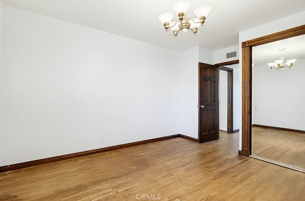 2141 Ronsard Road