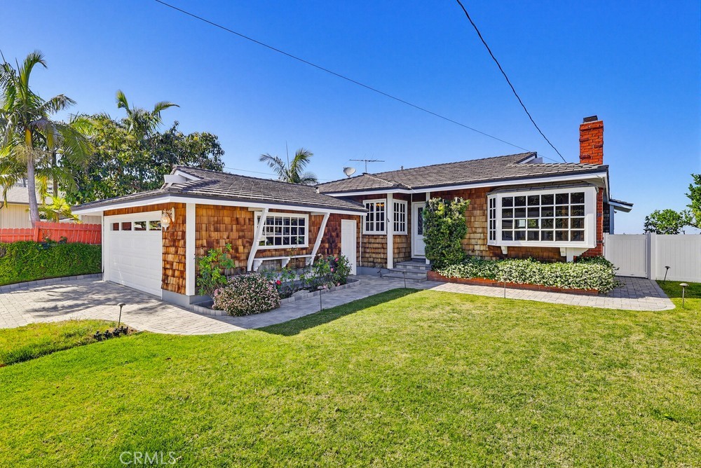 2141 Ronsard Road