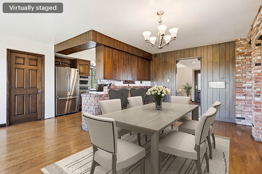 2141 Ronsard Road