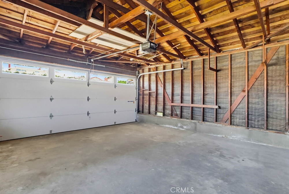 2141 Ronsard Road