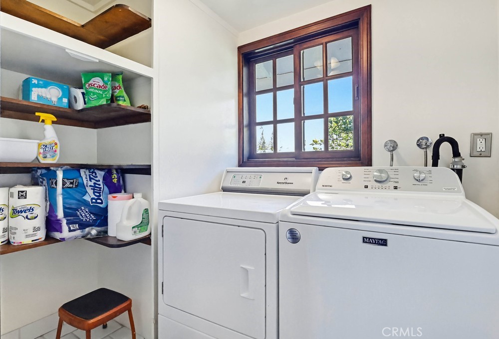 2141 Ronsard Road