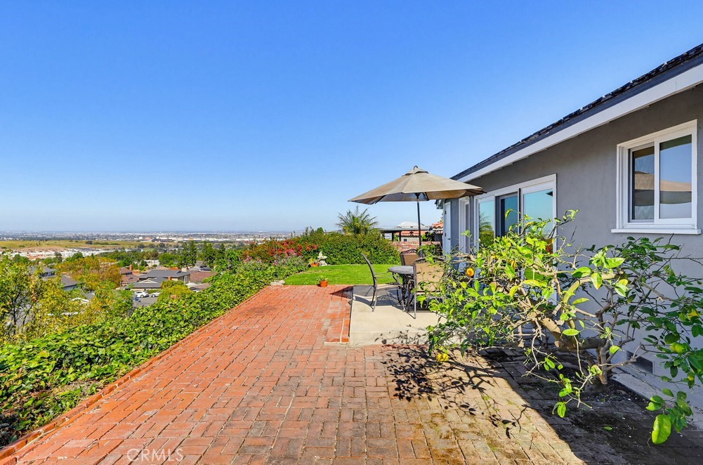 2141 Ronsard Road