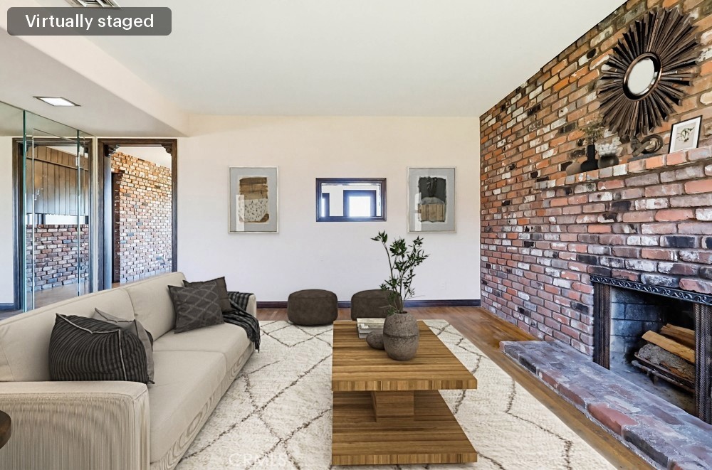 2141 Ronsard Road