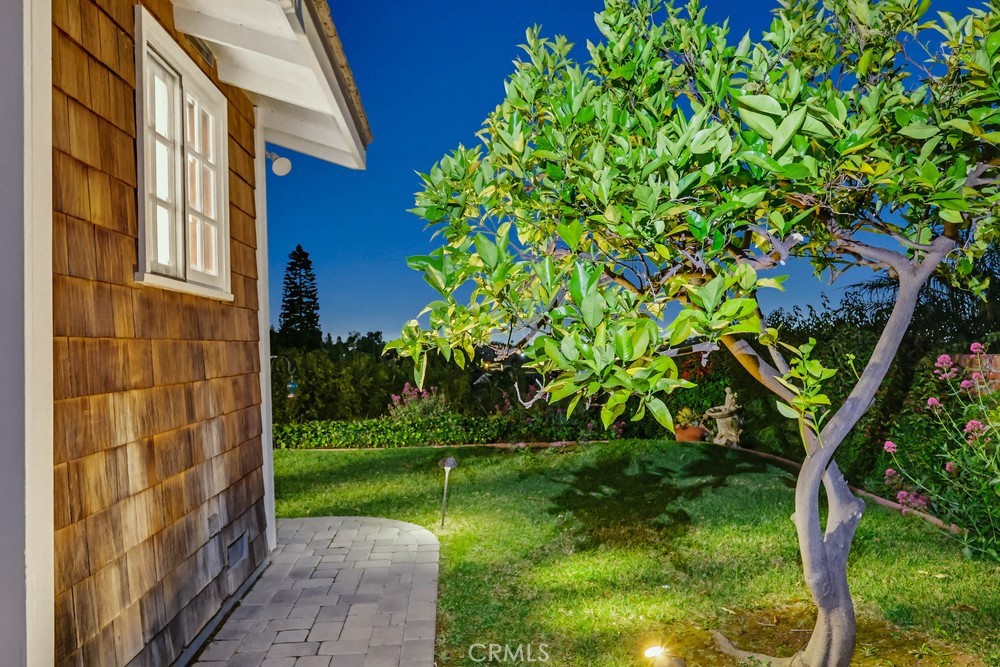 2141 Ronsard Road