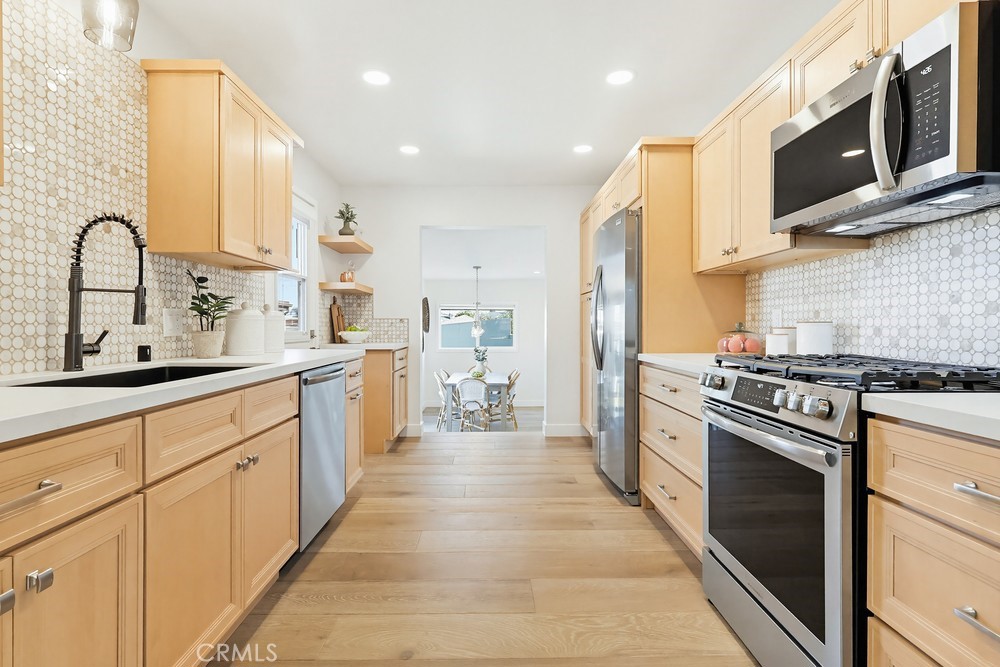 1231 W Santa Cruz Street