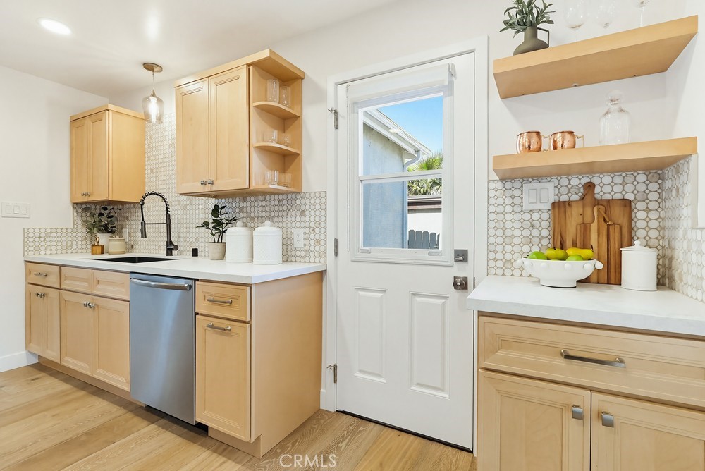 1231 W Santa Cruz Street