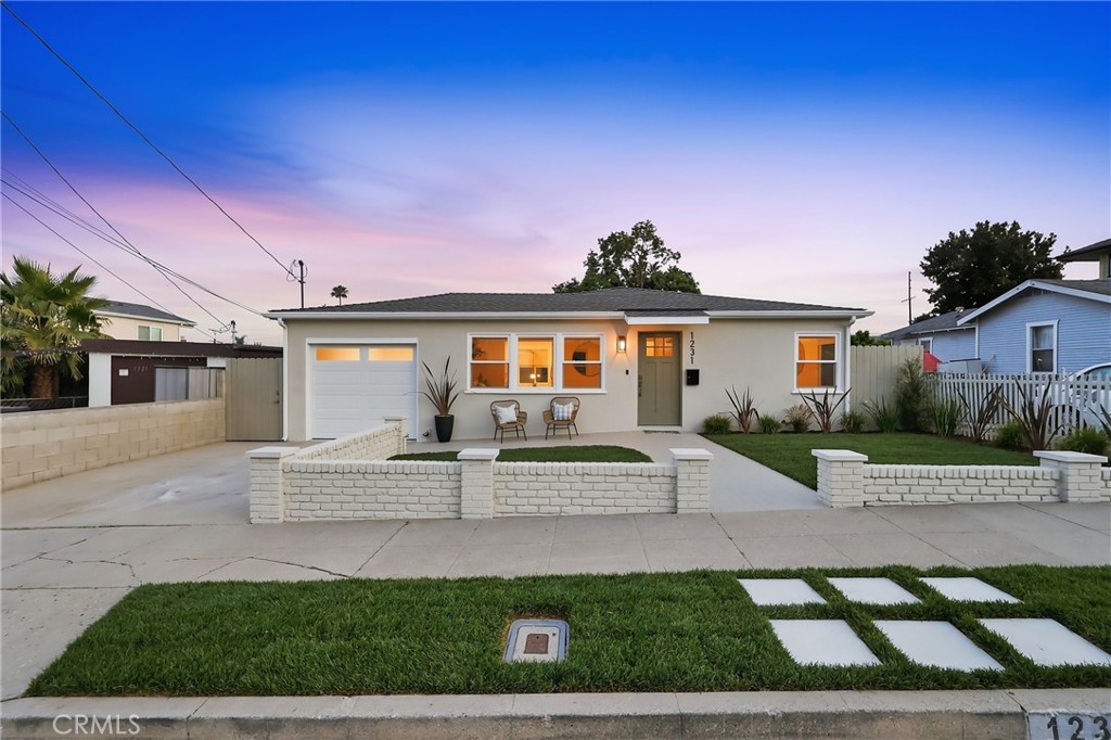 1231 W Santa Cruz Street