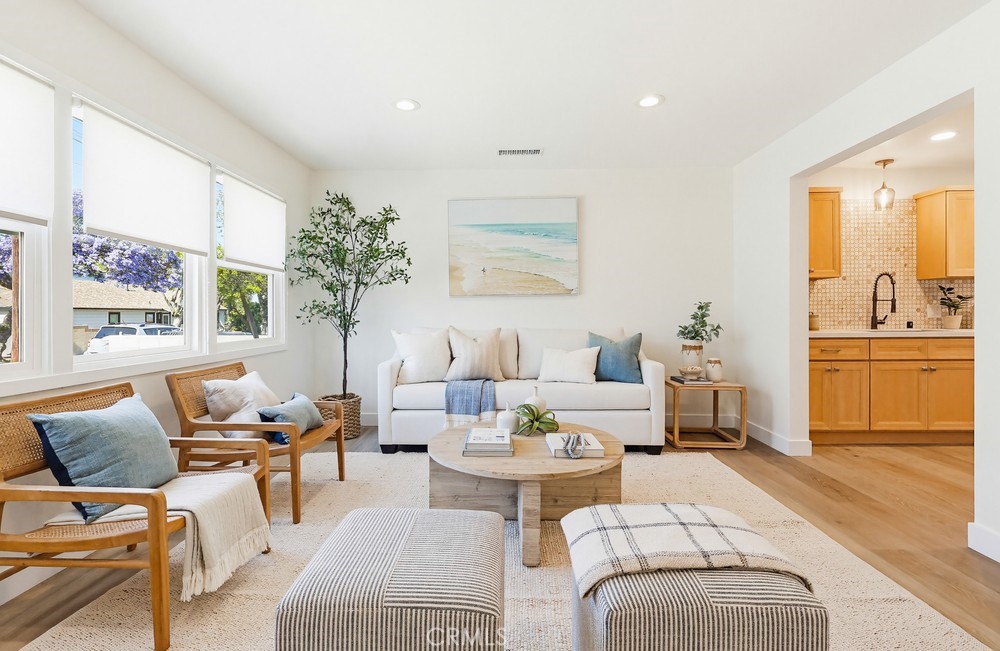 1231 W Santa Cruz Street