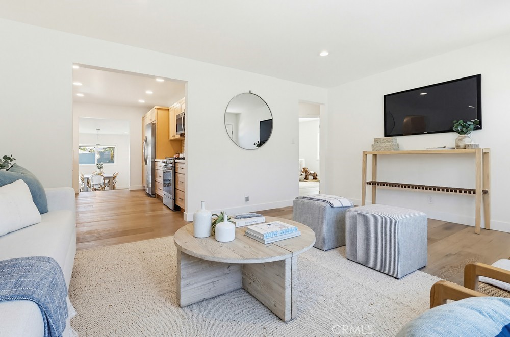 1231 W Santa Cruz Street