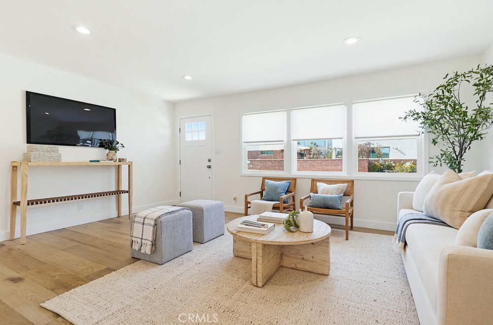 1231 W Santa Cruz Street
