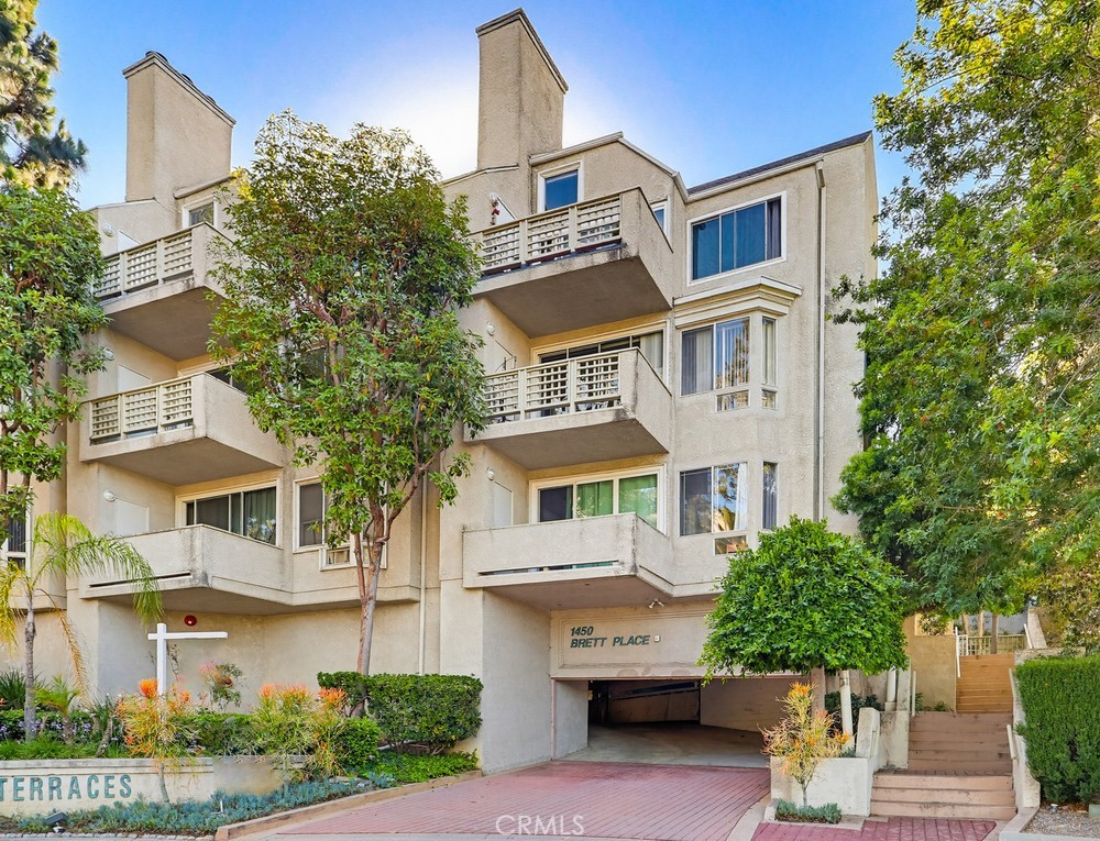 1450 Brett Place 305