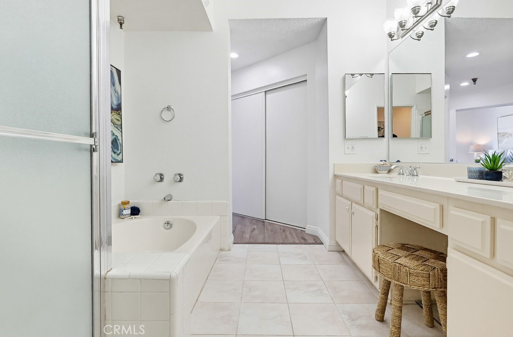 1450 Brett Place 305