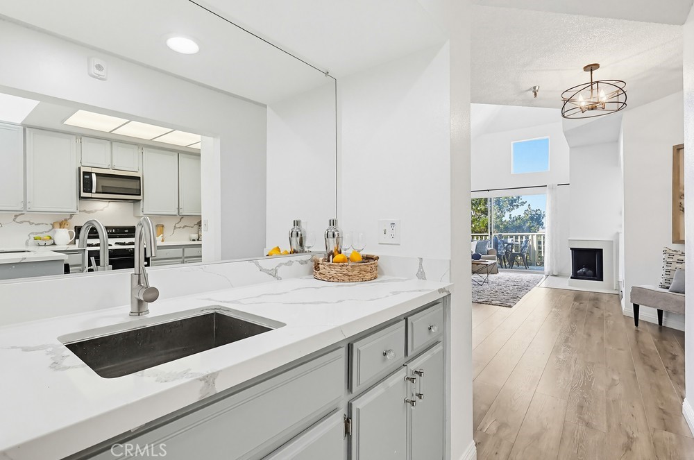 1450 Brett Place 305