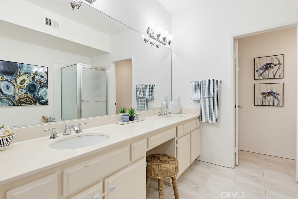 1450 Brett Place 305