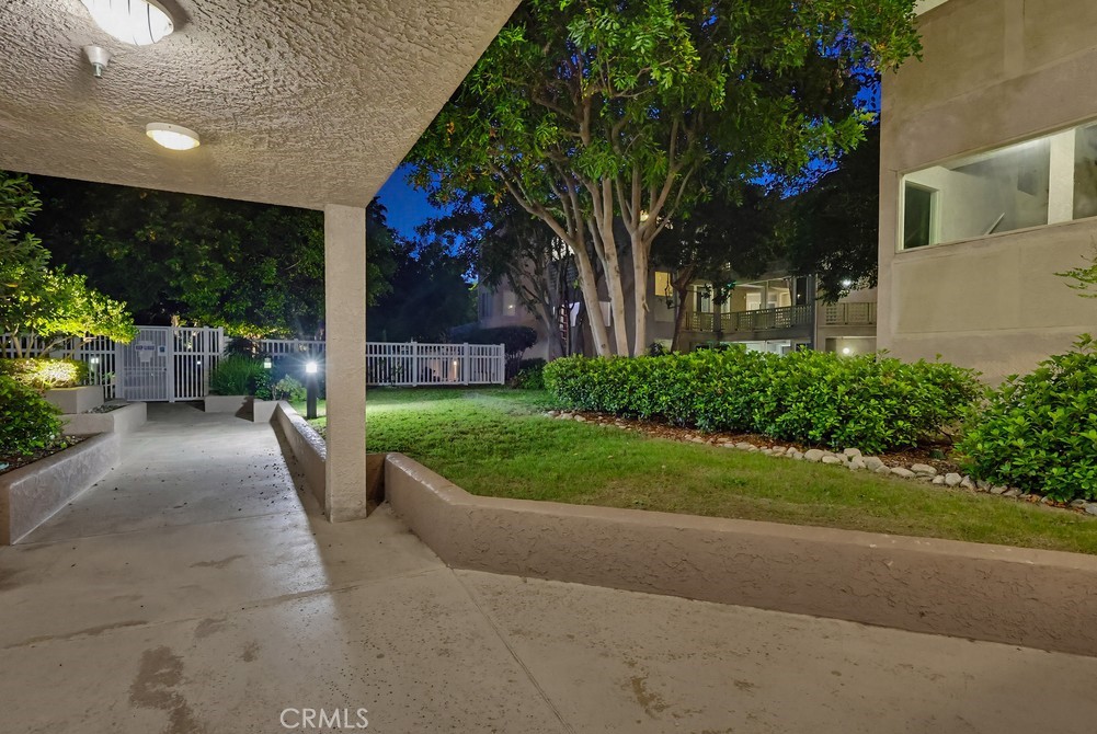 1450 Brett Place 305