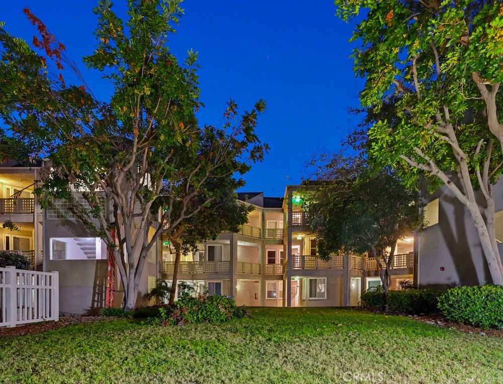 1450 Brett Place 305