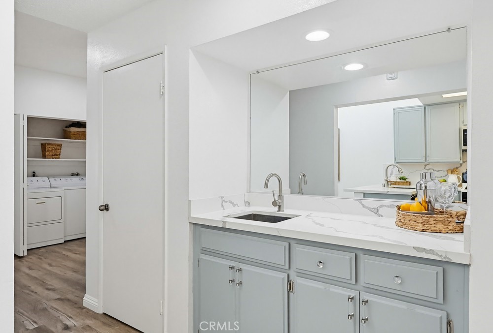 1450 Brett Place 305