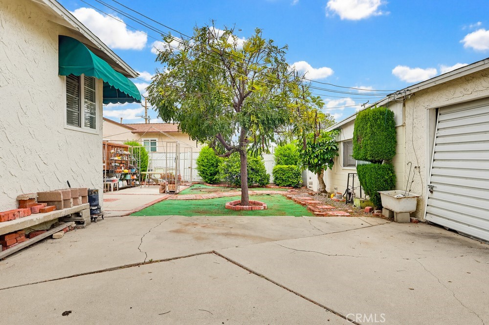 1509 W Santa Cruz